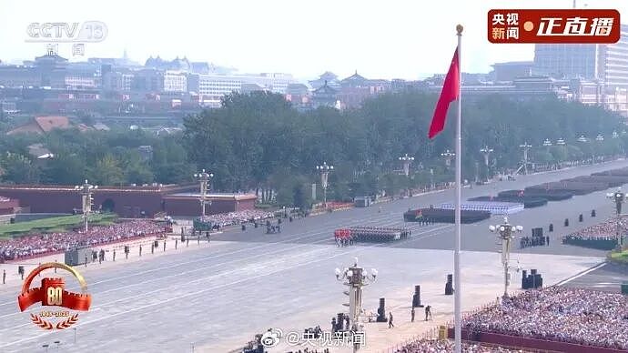 歼20S、DF61导弹,震撼亮相!三支兵种首次亮相天安门广场,空中梯队战机起飞(组图) - 3