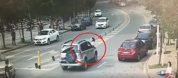 奶奶一个动作害惨亲孙，监控视频曝光后，全网父母无语（组图） - 3