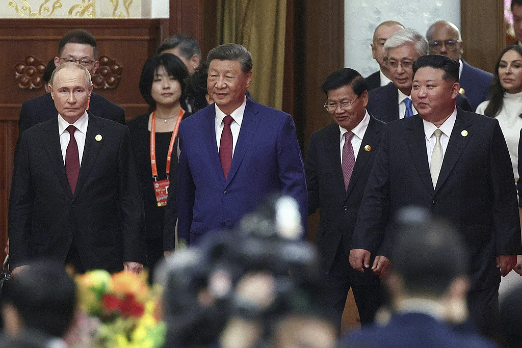习近平出席抗日战争纪念招待会:中国是世界和平力量(组图) - 1