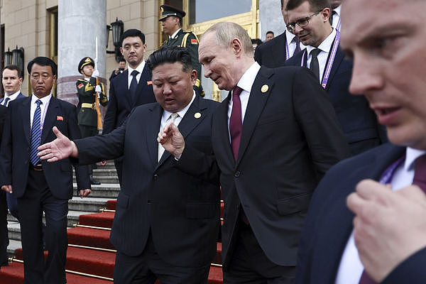 会谈2.5小时！普京邀请金正恩访俄，金与正也来了（视频/组图） - 1