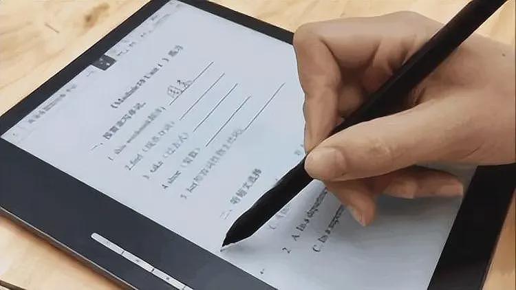 姜萍现状如何?一家不知去向,新学期未返校,疑似某服装厂打工(组图) - 31