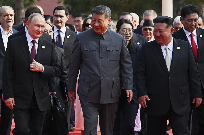 笑容与汗水…中国阅兵漏网镜头，从蓝天看到红海（组图） - 2
