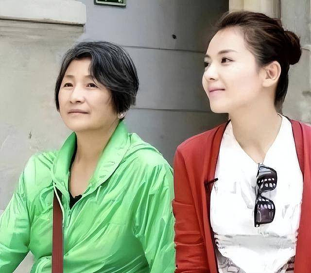 郑佩佩才去世一年,小儿子就“原形毕露”(组图) - 5