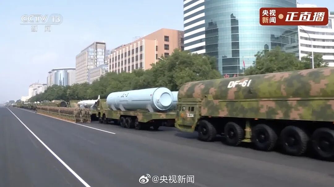 歼20S、DF61导弹,震撼亮相!三支兵种首次亮相天安门广场,空中梯队战机起飞(组图) - 12