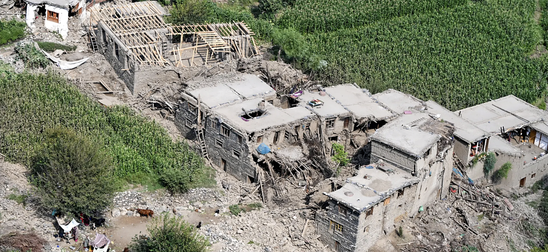 4400死伤！6级强震撕裂大地，人们睡梦中遭活埋！医院瘫痪、遍地尸体、加拿大紧急发声（组图） - 9