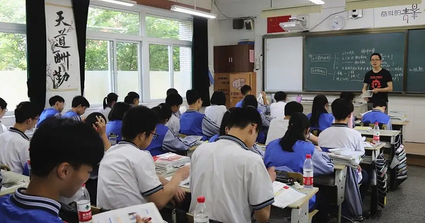 记忆的烟硝:80年后两岸历史教育如何谈二战?(组图) - 2