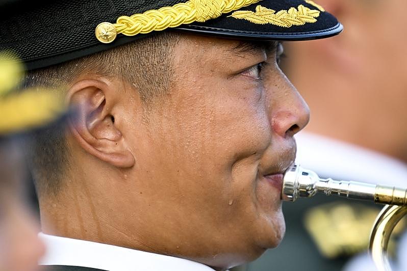 笑容与汗水…中国阅兵漏网镜头，从蓝天看到红海（组图） - 1