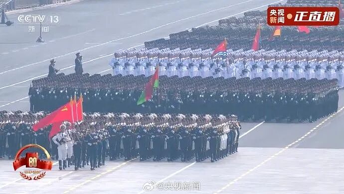歼20S、DF61导弹,震撼亮相!三支兵种首次亮相天安门广场,空中梯队战机起飞(组图) - 4