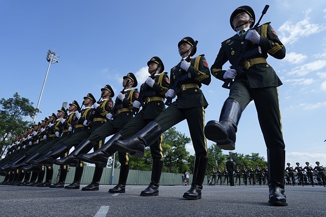 九三阅兵1分钟速览：直升机空中护旗梯队将率先通过广场，附抗战活动纪念流程表（组图） - 3