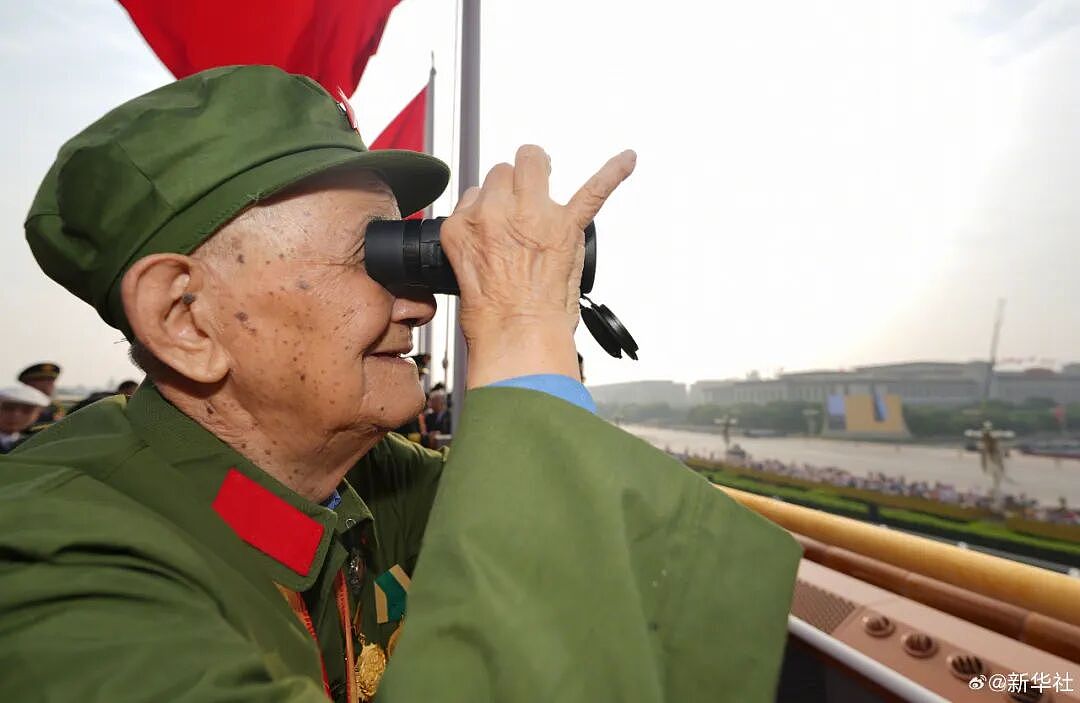这就是最帅天团，一大批“复制粘贴”视觉大片已上线！老兵敬礼催人泪下，1分钟视频回顾盛大阅兵（组图） - 27
