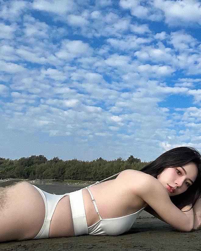 【美女】天使脸庞，极品身材，白皙皮肤小姐姐叫你看一起电影（组图） - 3