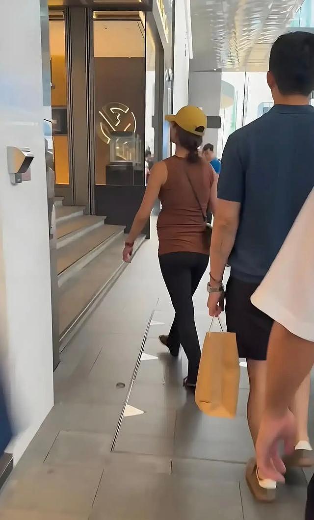 全网等着看笑话，离开了陈金飞，杨采钰还能这么有底气吗？（组图） - 18
