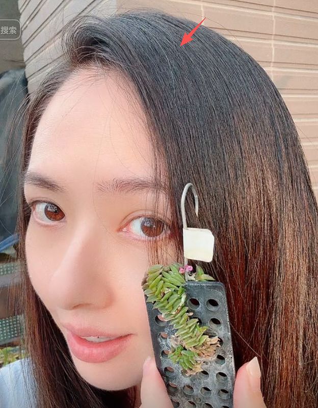 31岁章泽天国外发打网球素颜照，网友评价：年轻，漂亮，还有脑子（组图） - 2