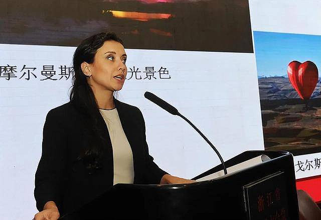 刘少奇的混血曾孙女,才貌双全入选央视主持人(组图) - 6