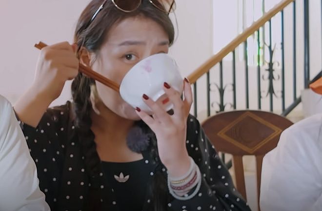 这可是综艺镜头啊，37岁马思纯素颜状态：面相变了跟换了魂一样（组图） - 12
