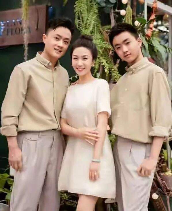 以为没结婚,没想到儿都上大学了,妻子漂亮能干,两人已相爱28年(组图) - 5