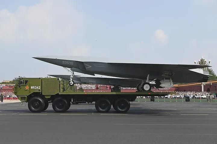 陆媒：九三阅兵，新一代武器装备震撼亮相（组图） - 6