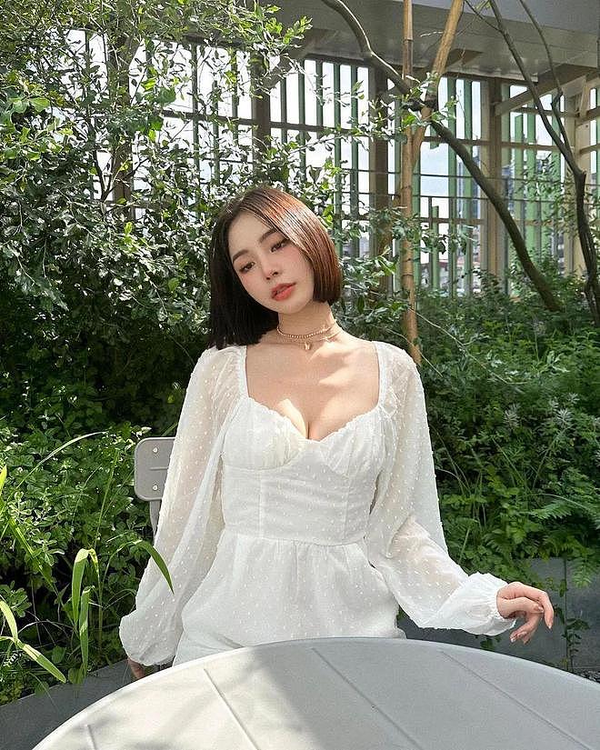 【美女】天使脸庞，极品身材，白皙皮肤小姐姐叫你看一起电影（组图） - 18