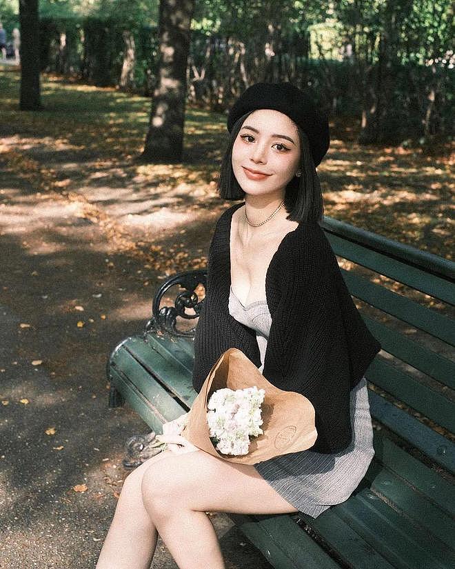 【美女】天使脸庞，极品身材，白皙皮肤小姐姐叫你看一起电影（组图） - 25