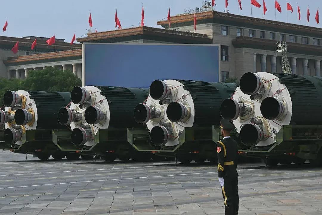 胡锡进：大阅兵的第一波反应来了，西方被惊呆了（图） - 2