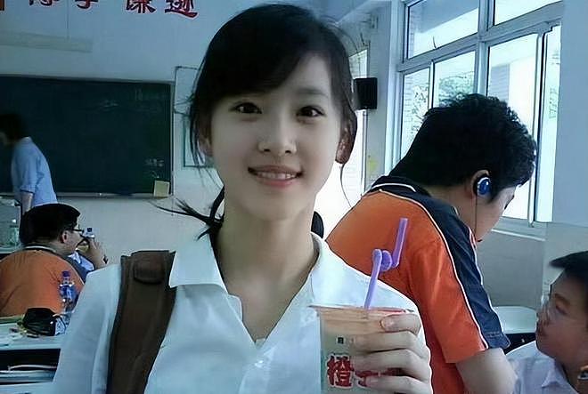 31岁章泽天国外发打网球素颜照，网友评价：年轻，漂亮，还有脑子（组图） - 17