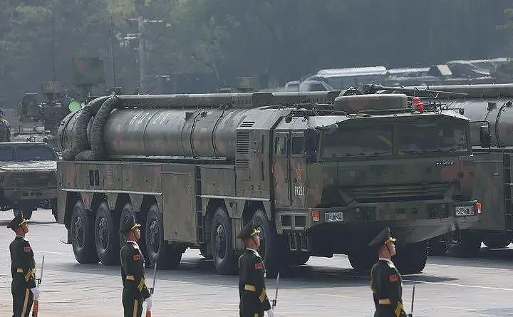 陆媒：九三阅兵，新一代武器装备震撼亮相（组图） - 7