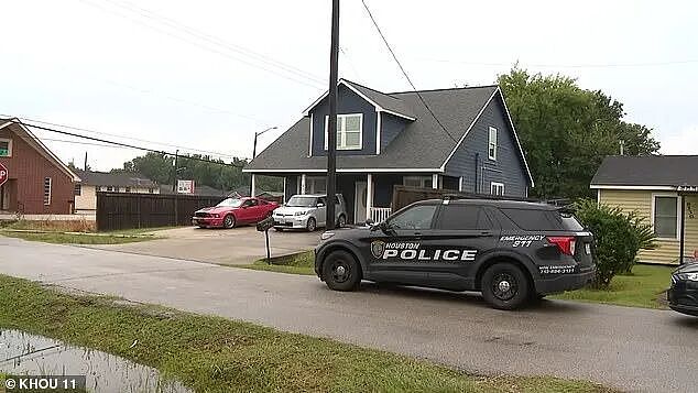 美国熊孩子深夜按邻居门铃恶作剧被枪杀！邻居因谋杀被捕，网友：熊父母也有责任！（组图） - 1