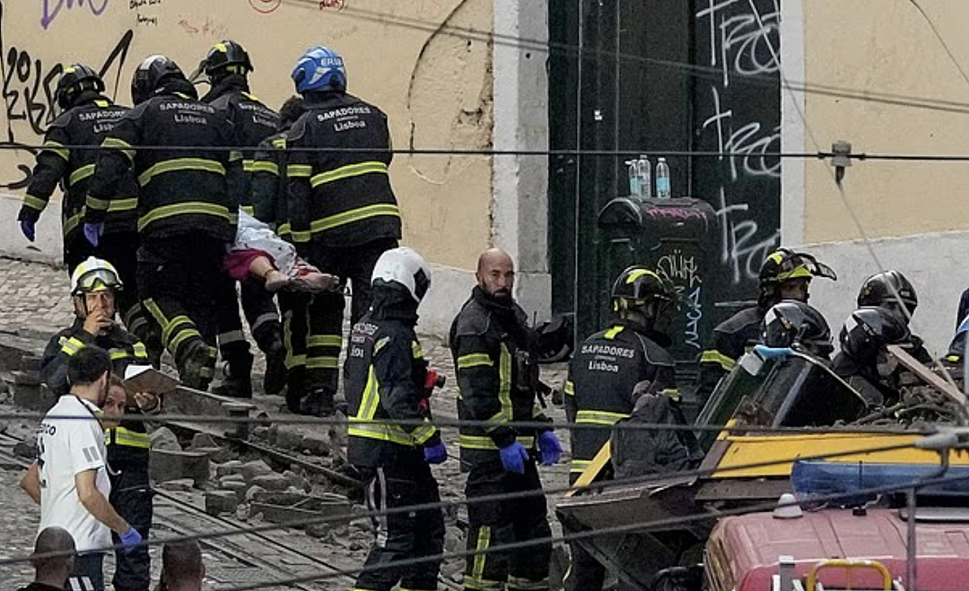 33死伤！世界知名景点观光缆车失控脱轨，众多游客惨死（视频/组图） - 9
