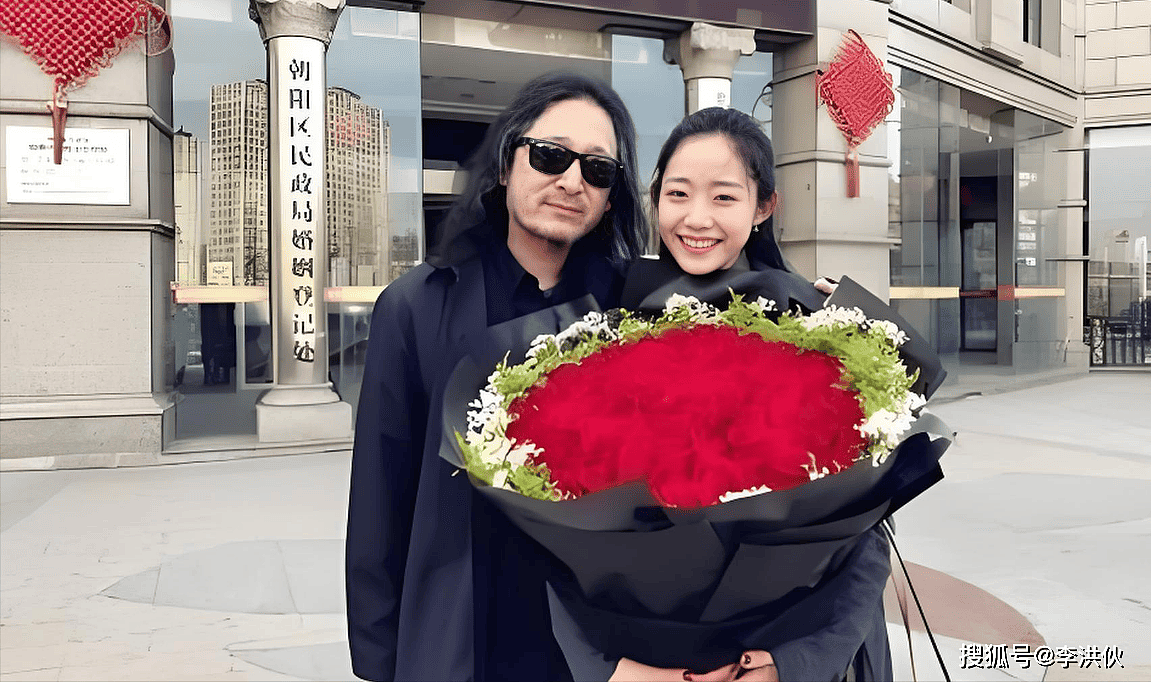 万千惠,一个撕开“老少恋”遮羞布的女人....(组图) - 5
