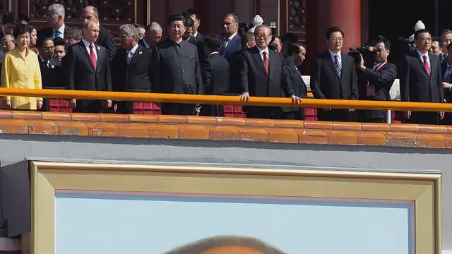 中国93阅兵解析：新武器亮相、将领变动及习近平朋友圈三大看点（组图） - 3