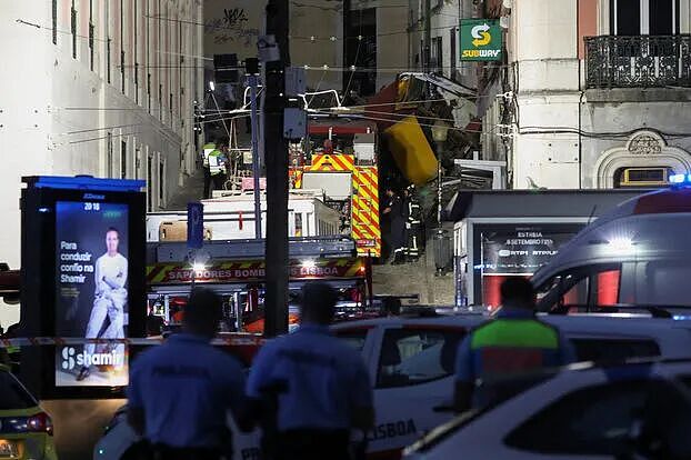 里斯本“荣耀升降机”失控脱轨，2辆列车翻滚撞碎，至少17人死亡！葡萄牙宣布：全国哀悼（组图） - 14