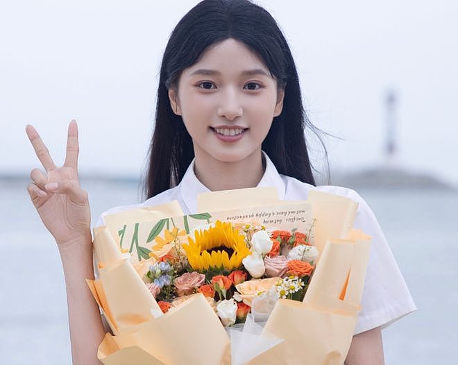 网友拉表！欧阳娜娜转发缺席评论区沦陷，周杰伦蔡依林也遭质问（组图） - 34
