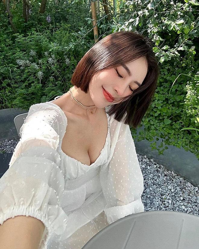 【美女】天使脸庞，极品身材，白皙皮肤小姐姐叫你看一起电影（组图） - 19