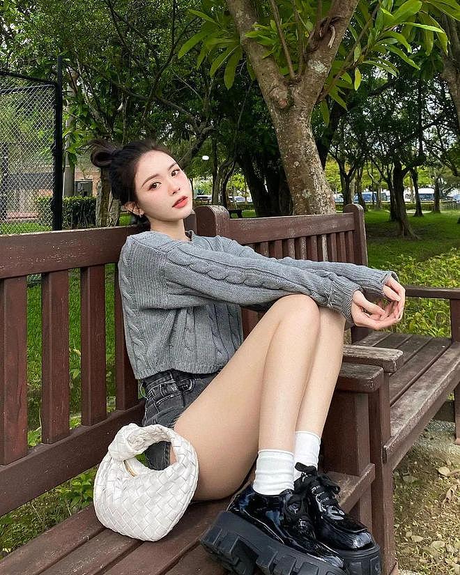【美女】天使脸庞，极品身材，白皙皮肤小姐姐叫你看一起电影（组图） - 7