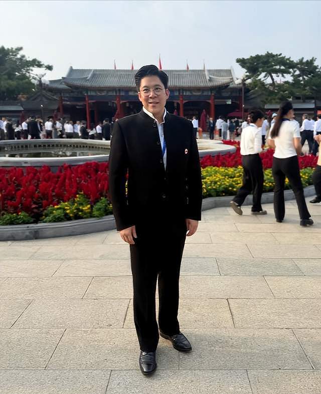 香港名流观礼九三阅兵！霍震霆激动，邝美云低调，张明敏唱中国心（组图） - 6