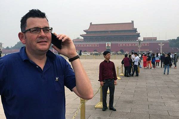 维州前州长安德鲁斯因在中国与独裁者同台亮相遭抨击（视频/组图） - 2