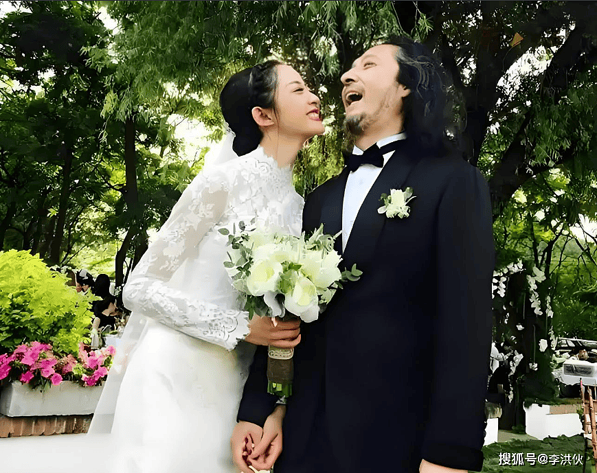 万千惠,一个撕开“老少恋”遮羞布的女人....(组图) - 3
