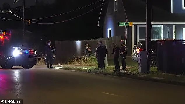 美国熊孩子深夜按邻居门铃恶作剧被枪杀！邻居因谋杀被捕，网友：熊父母也有责任！（组图） - 3