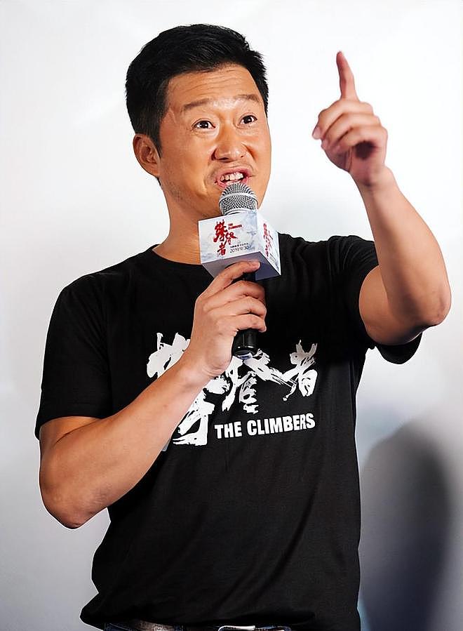 吴京的境况折射多少演员的无奈:时代抛弃你时,连招呼都不会打(组图) - 7