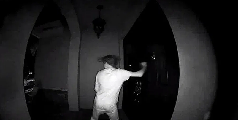 美国熊孩子深夜恶作剧按邻居门铃被枪杀！男子因谋杀被捕引争议，网友：熊家长也该抓（组图） - 15