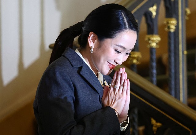 承诺佩通坦下台佛像前祼跳！泰国前女议员说话算数，“裸舞”影片曝引发热议（视频/组图） - 5
