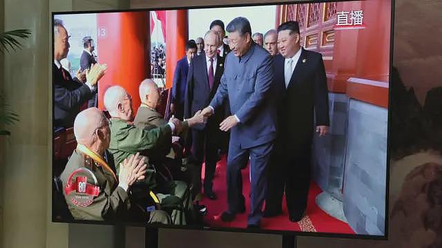 中国93阅兵解析：新武器亮相、将领变动及习近平朋友圈三大看点（组图） - 7