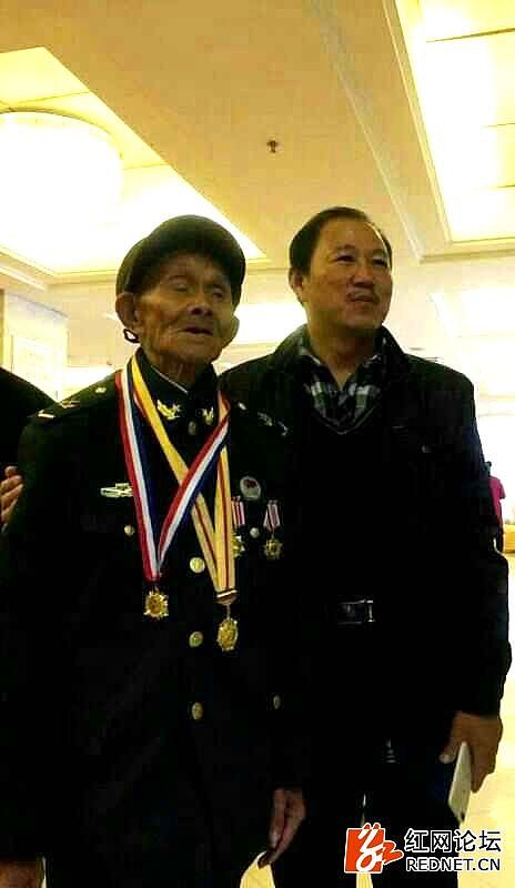 102岁抗战老兵ICU内看阅兵,当晚安详离世!网民:英雄归队了(组图) - 6