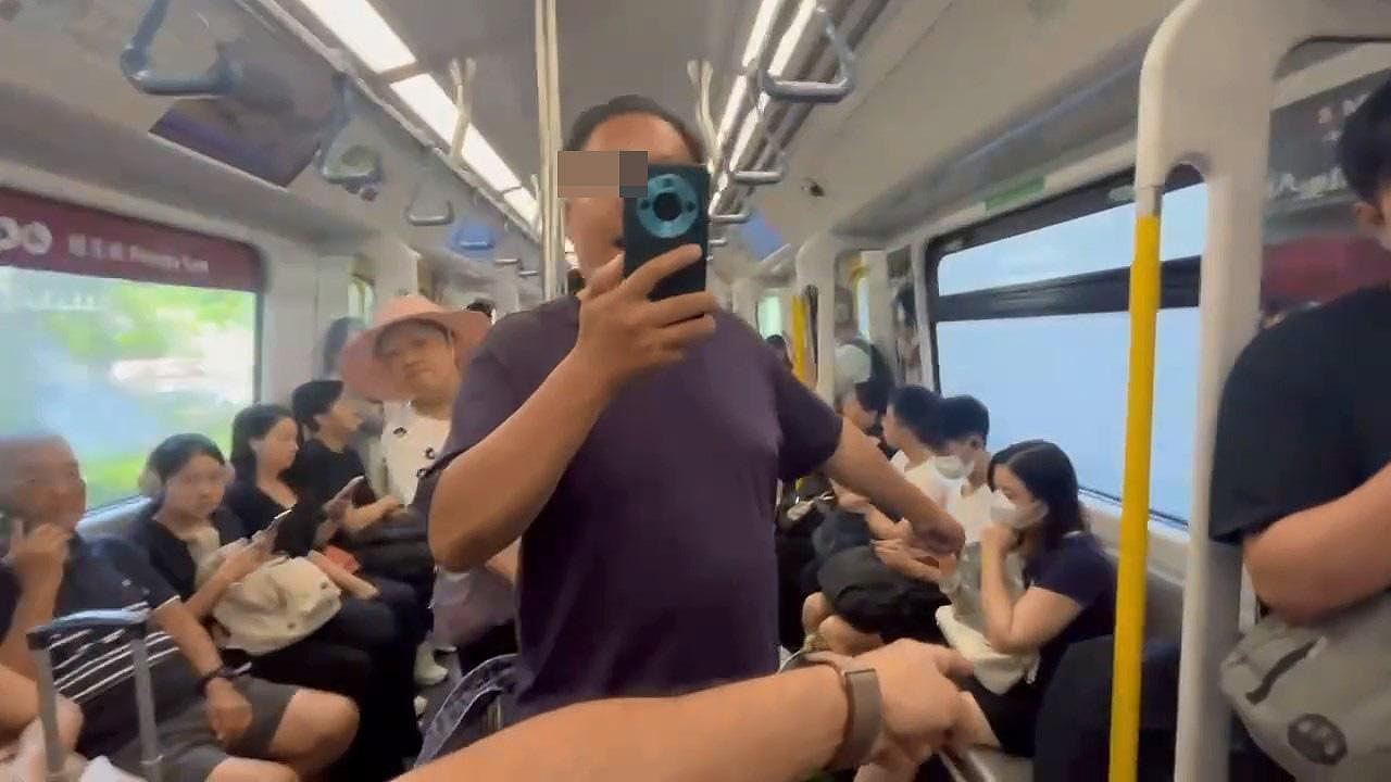 港铁上内地大叔霸座被乘客围攻：这里是香港！（组图） - 5