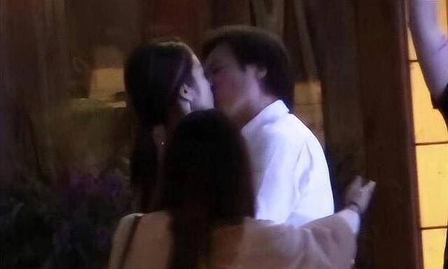 全网等着看笑话，离开了陈金飞，杨采钰还能这么有底气吗？（组图） - 8