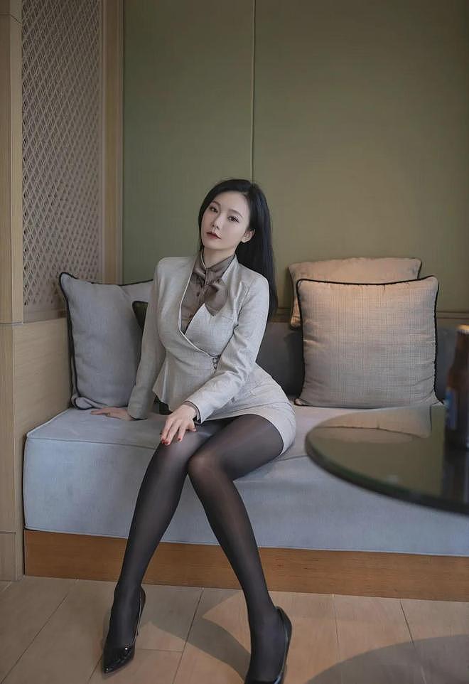 【美女】极品模特女神，超高的颜值极品身材，大长腿手机屏幕放不下了（组图） - 12