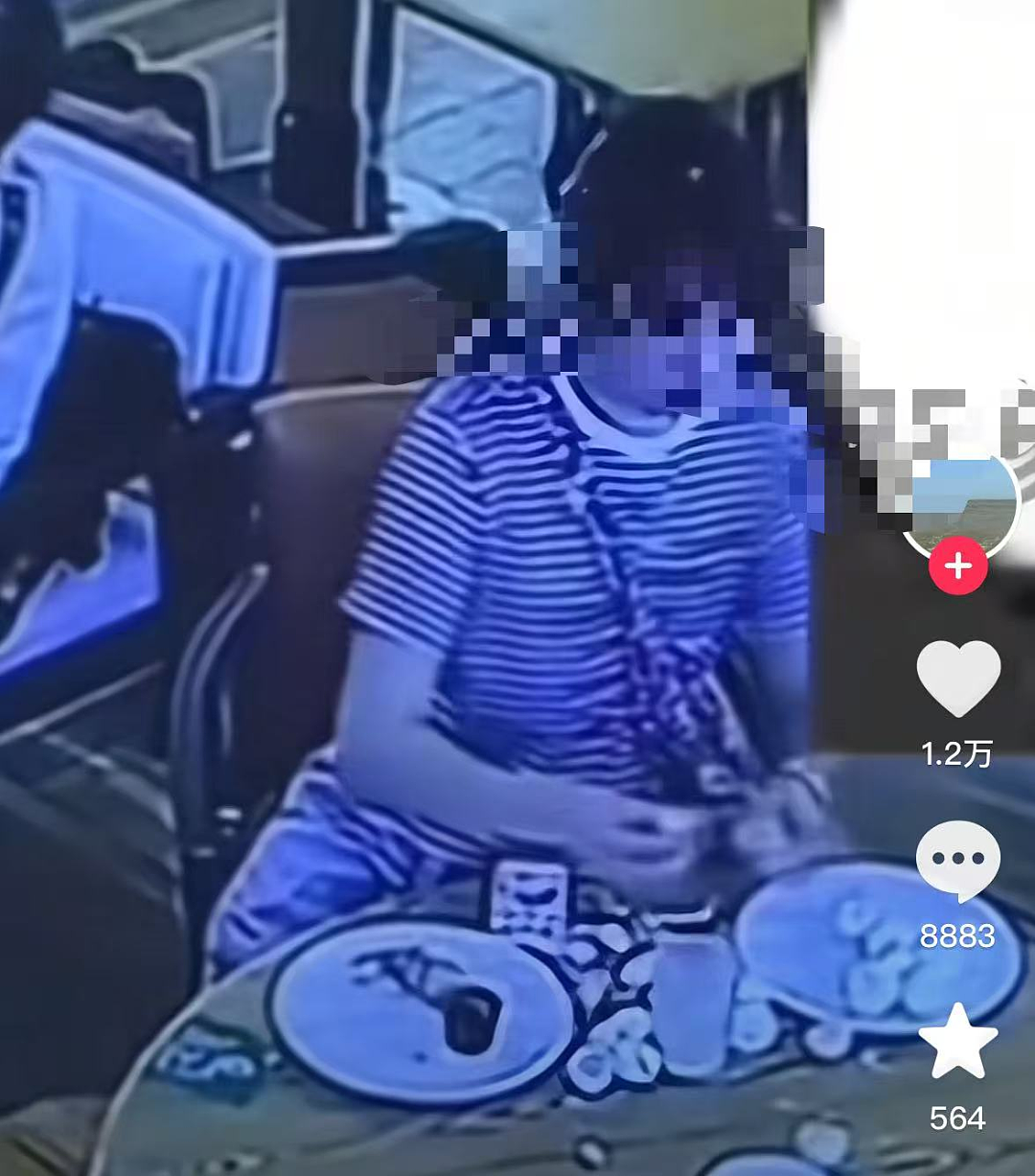 西安酒店“捏鸡蛋姐”被骂上热搜，女儿全程目睹，网友：这是人干的事儿（组图） - 5