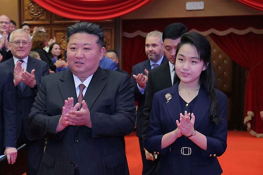 习金会讨论加强战略合作，普京向金正恩发贺电（图） - 1