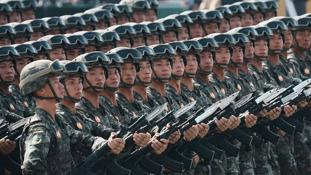 中国阅兵：解放军已到“占领法国里昂”的阶段（组图） - 1