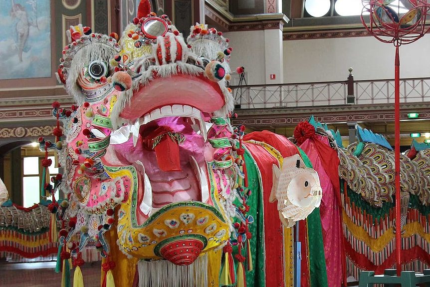 墨尔本夫妇涉嫌破坏金龙博物馆新龙案开庭审理（图） - 1